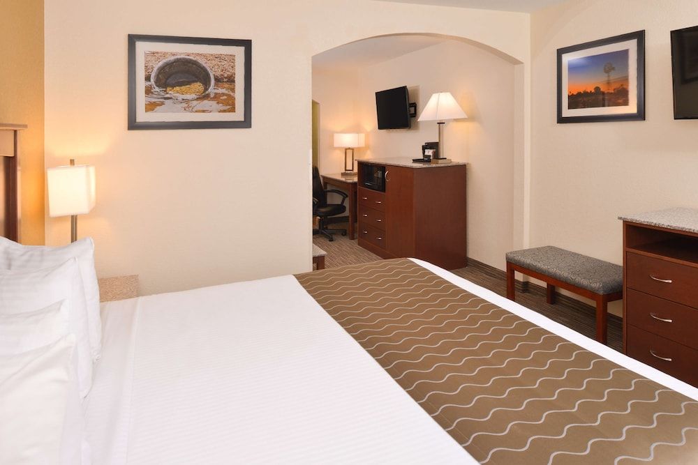 Best Western Executive Inn & Suites Suite, 1 King Bed, Non Smoking, Refrigerator & Microwave (Pet Friendly)