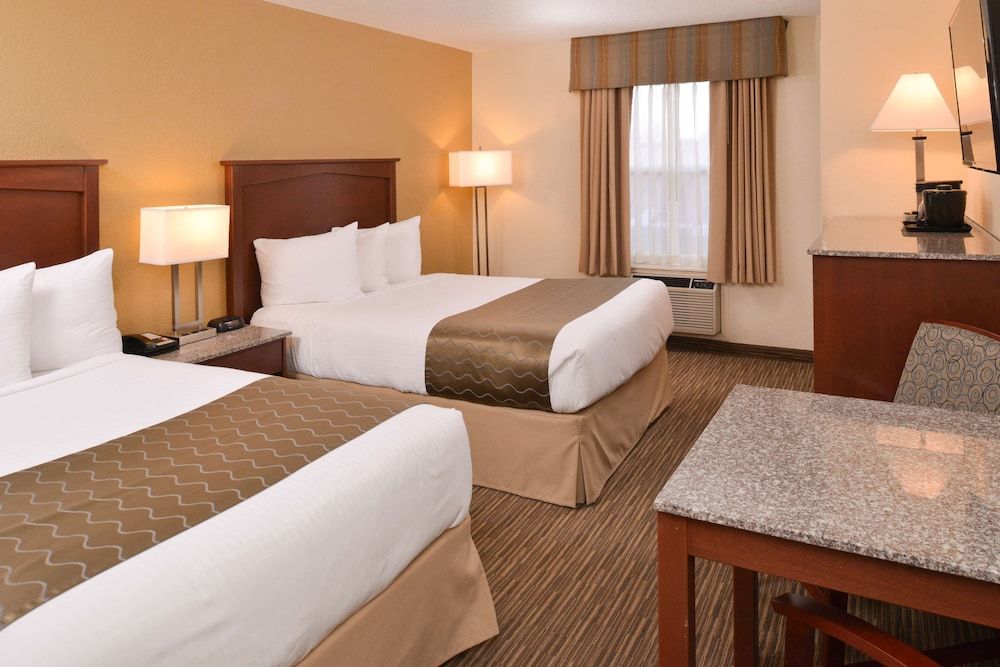 Best Western Executive Inn & Suites Standard Room, 2 Double Beds, Non Smoking (Shower Only;Pet Friendly;Small Room) 2