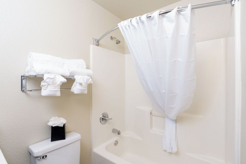 MCM Elegante Suites Deluxe Suite, 2 Queen Beds 8