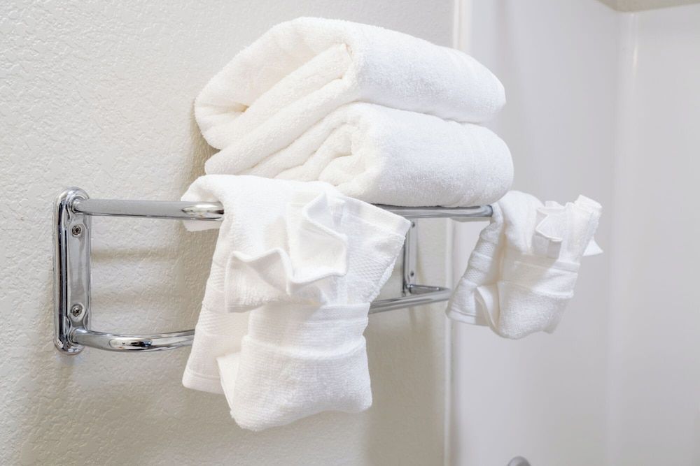 MCM Elegante Suites Deluxe Suite, 2 Queen Beds 7