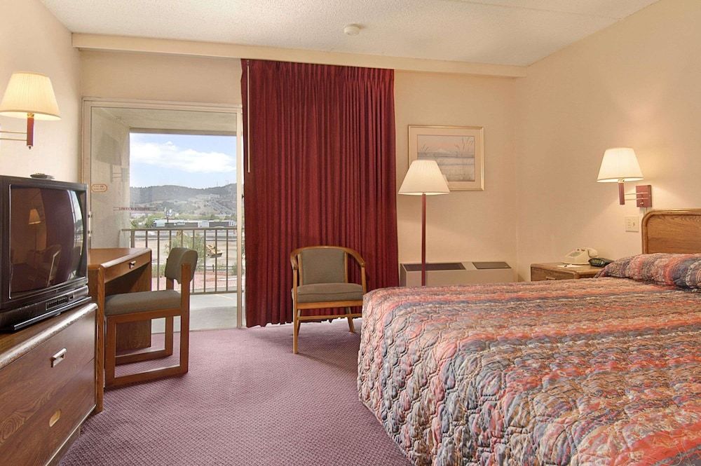 Standard Room, 1 King Bed