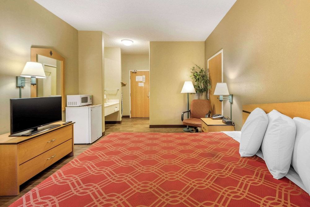 Standard Room, 1 King Bed, Non Smoking