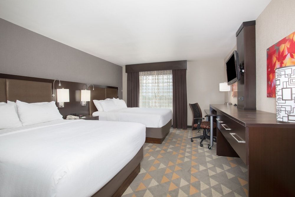 Standard Room, 2 Double Beds, Accessible Bathtub (Accessible Tub)