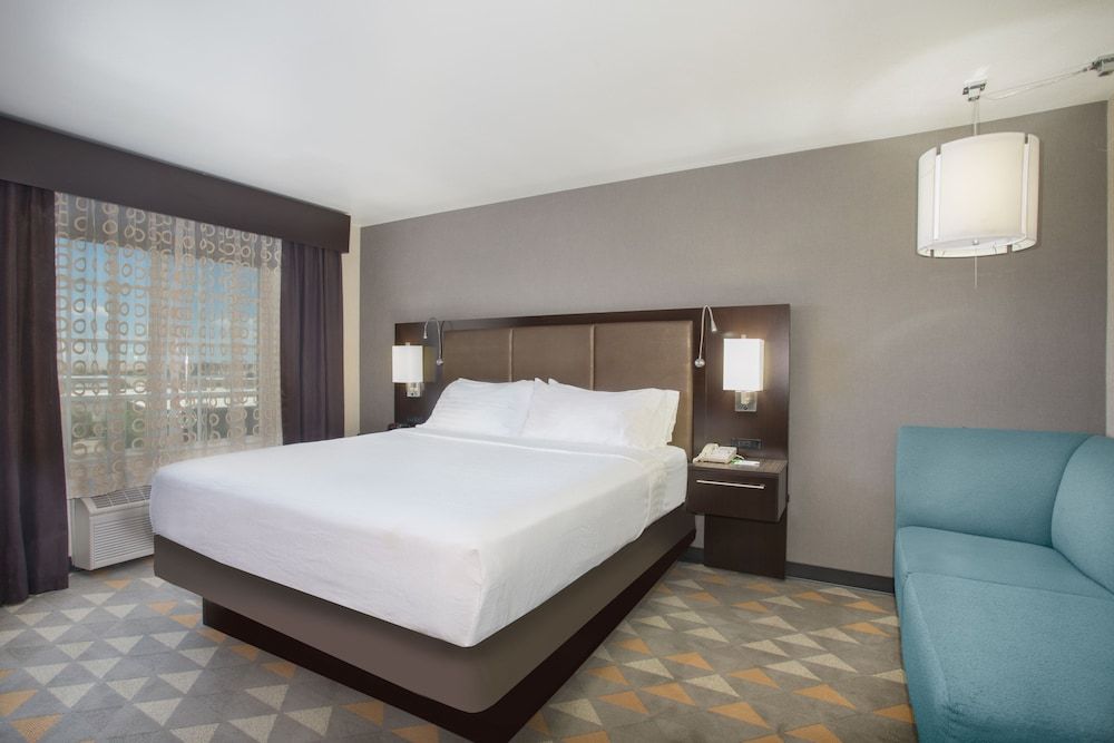 Standard Room, 1 King Bed