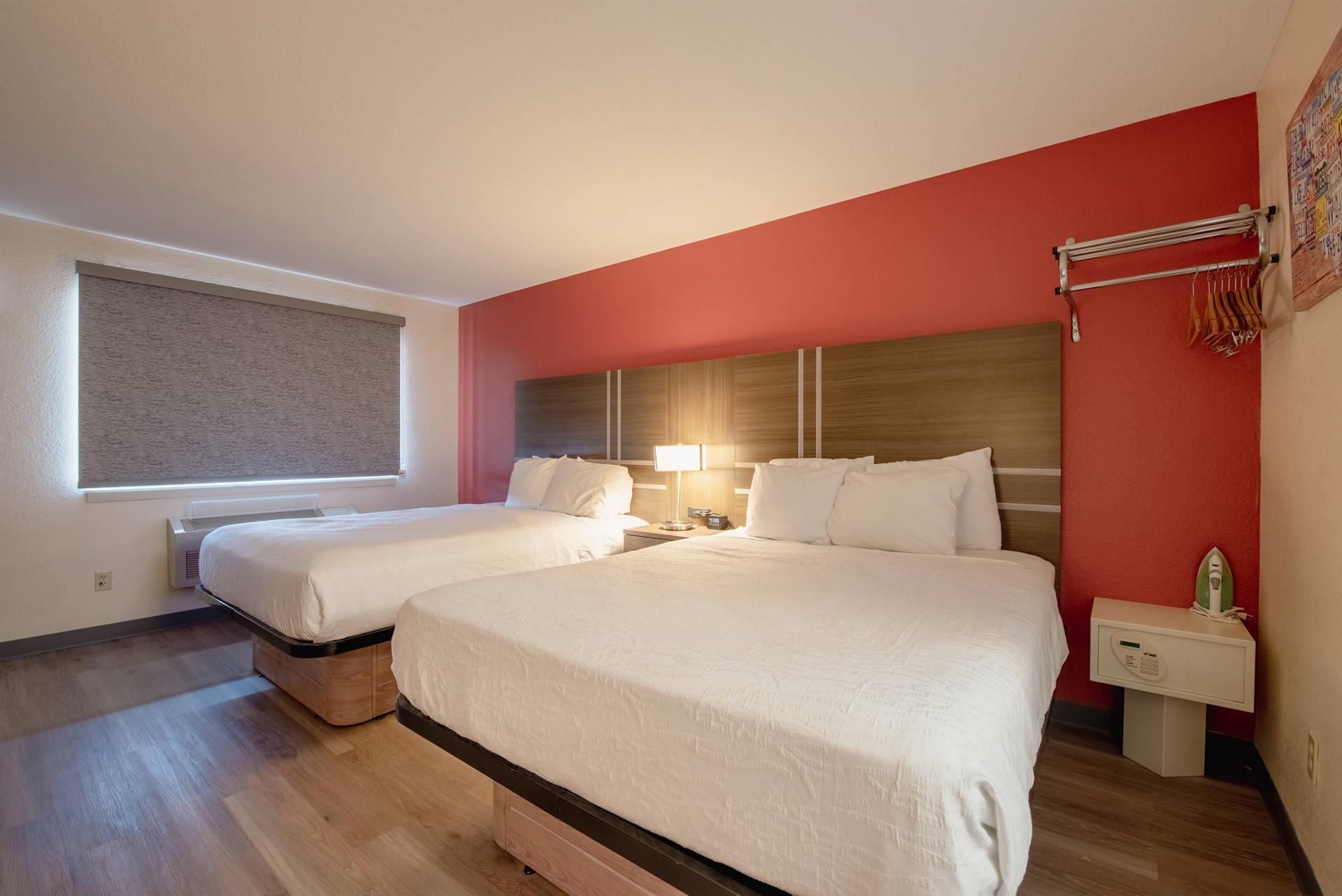 2 Queen Beds, Efficiency, Nonsmoking