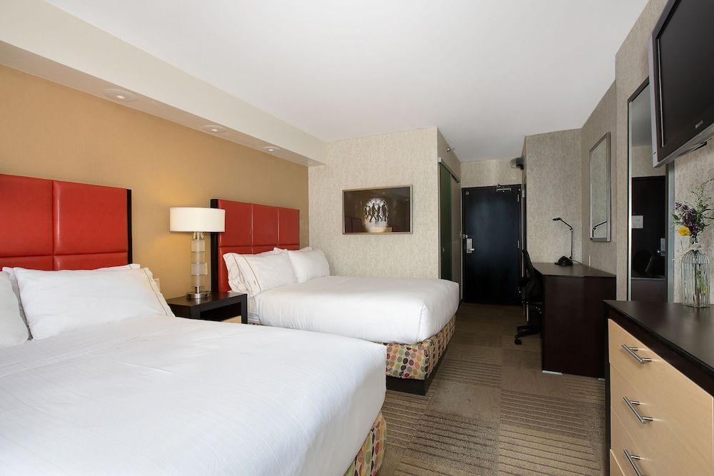 undefined Holiday Inn Express Denver Downtown by IHG 4