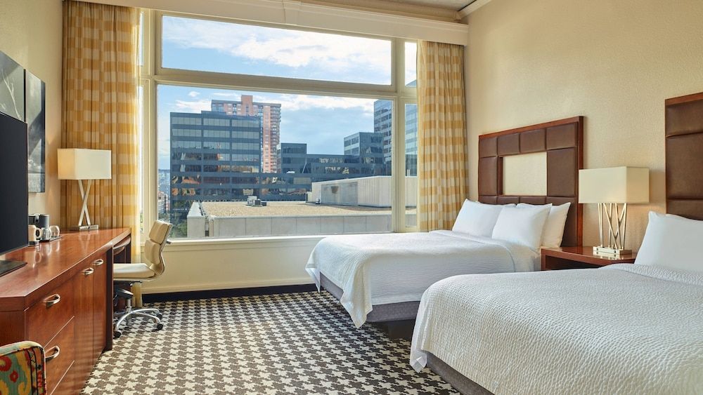 Room, 2 Queen Beds, City View