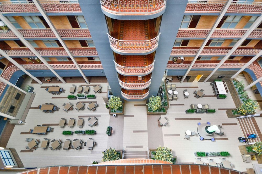 undefined Embassy Suites by Hilton Denver Central Park 6