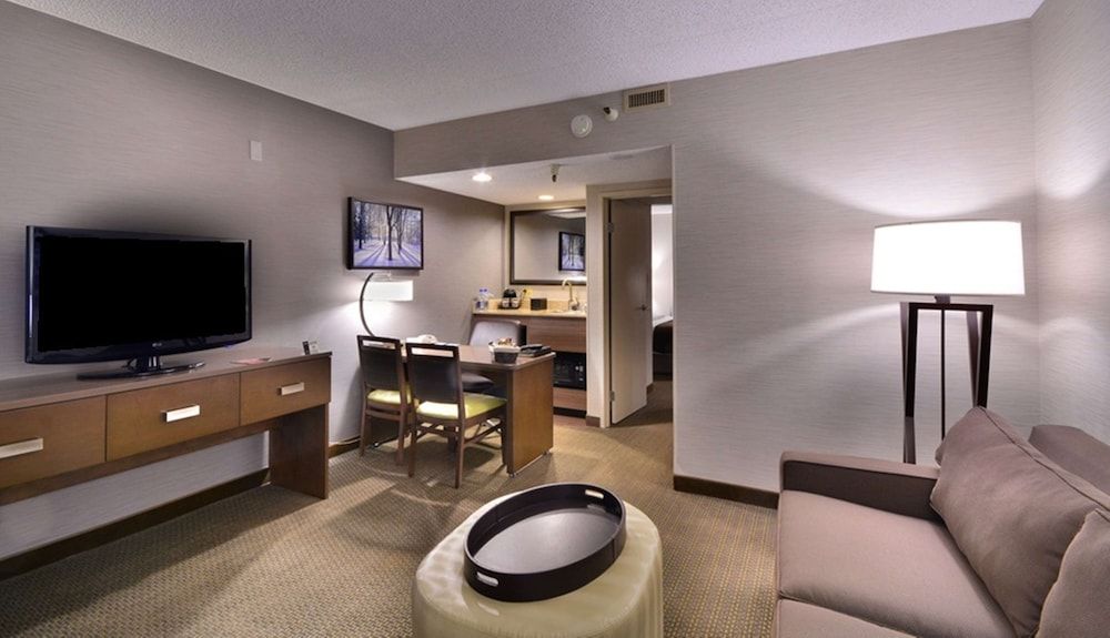 undefined Embassy Suites by Hilton Denver Central Park 2