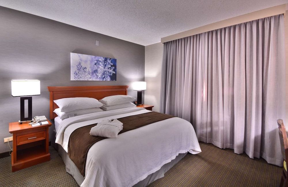undefined Embassy Suites by Hilton Denver Central Park 10