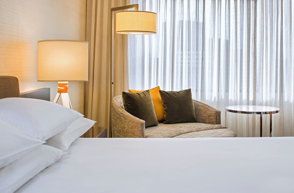 Room, 1 King Bed, Corner
