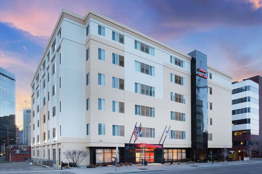 undefined Hampton Inn & Suites Denver-Downtown 6