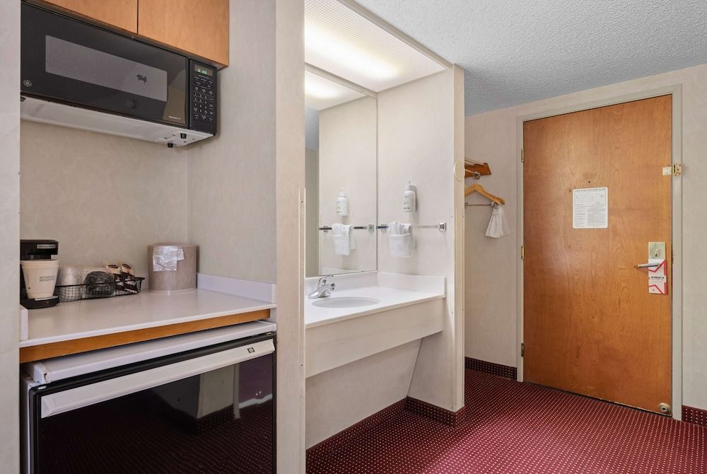 Room, 2 Queen Beds, Non Smoking