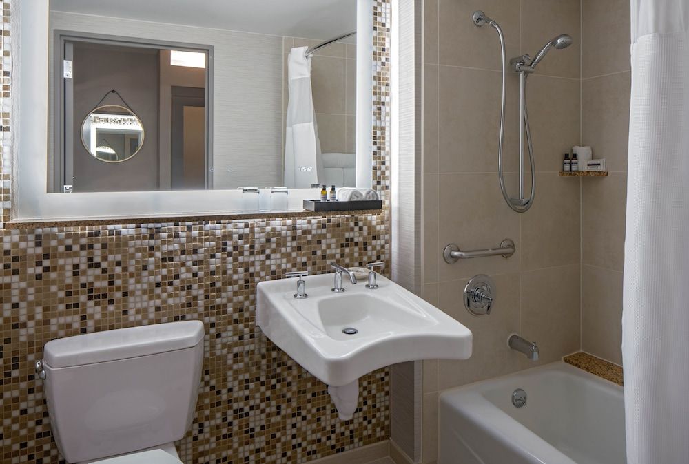 Hyatt Regency Denver Tech Center Room, 2 Double Beds, Accessible, Bathtub 3