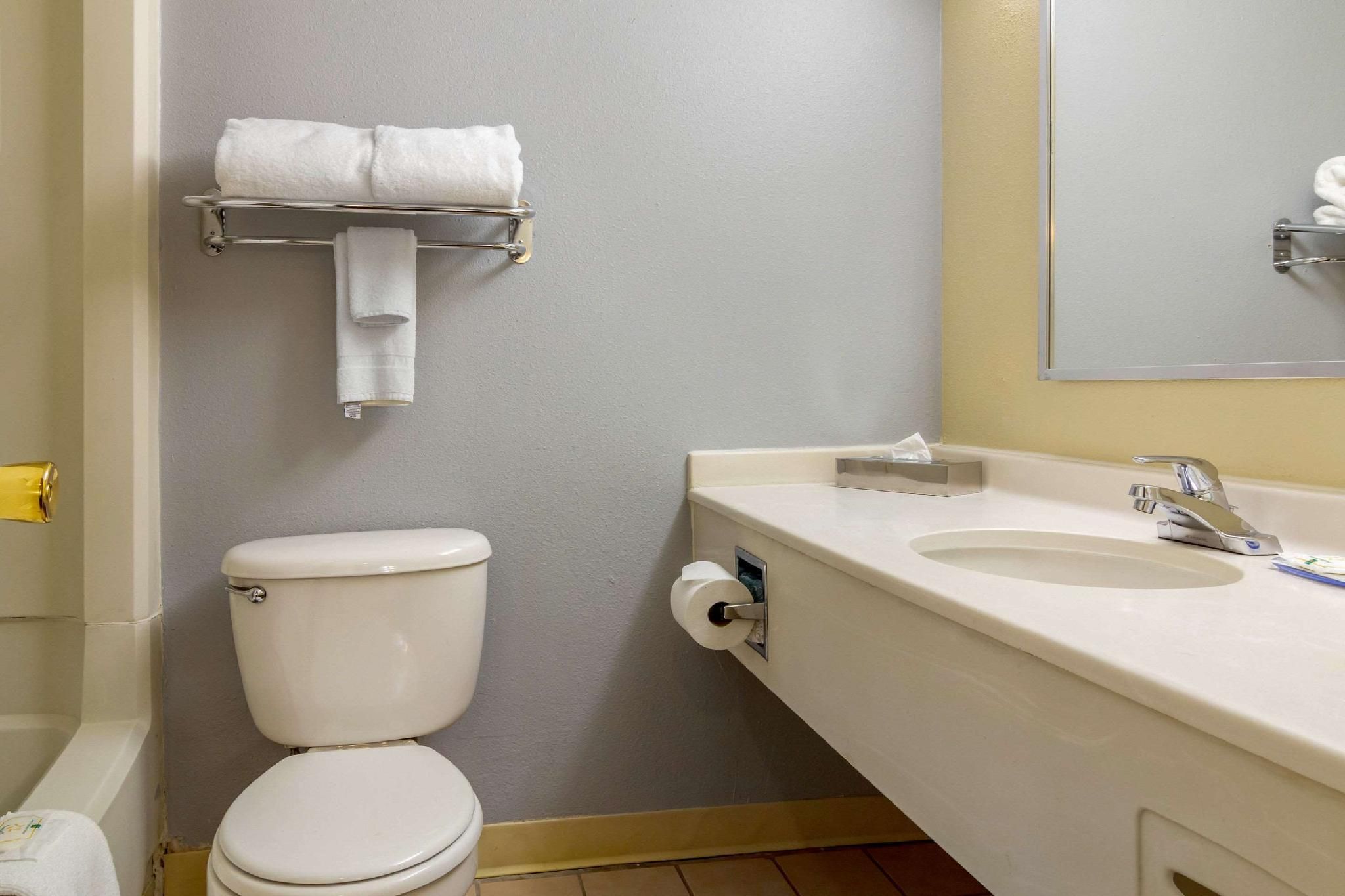 undefined Budget Inn Denver Downtown 6