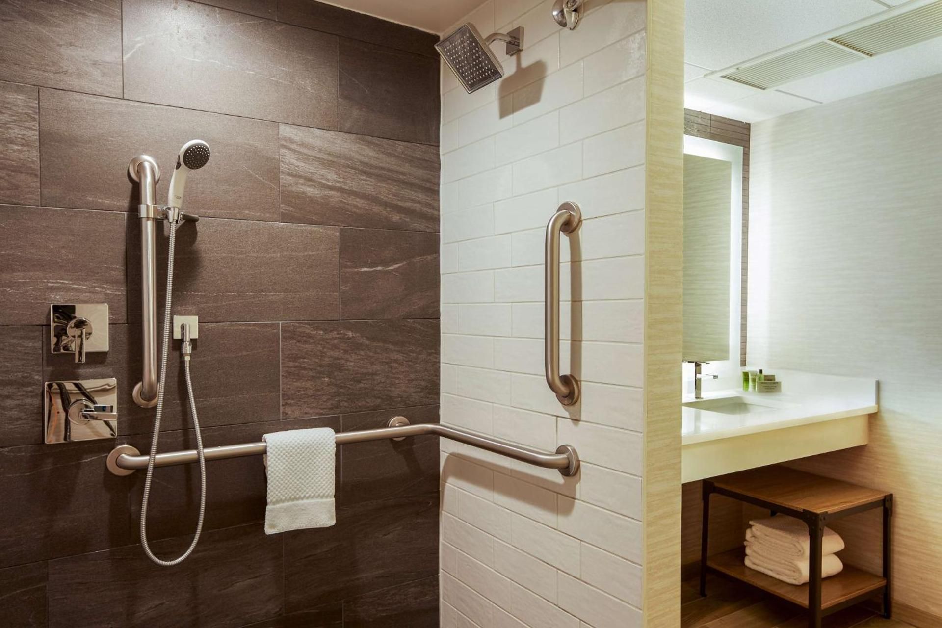 Hilton Denver City Center 1 King Mobility Accessible W/ 3 X3 Shower 3