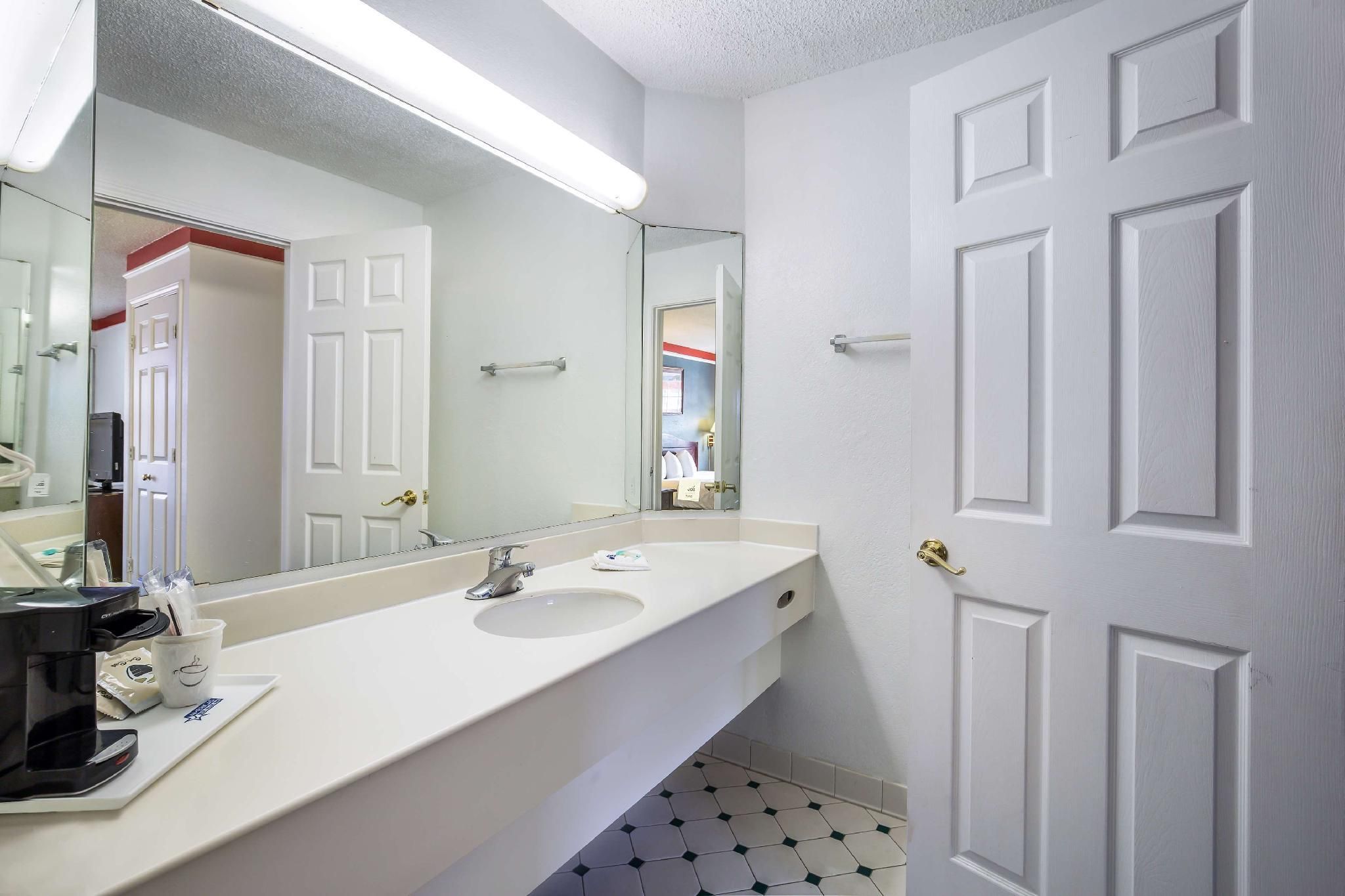 2 Double Beds Smoking