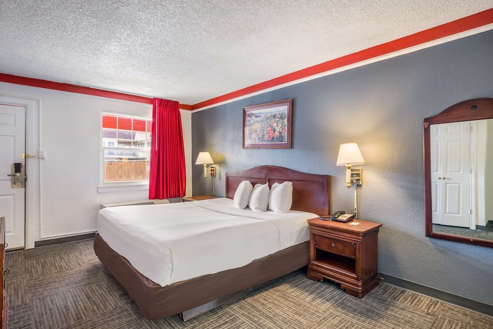 Americas Best Value Inn Denver Room, 1 King Bed, Accessible, Non Smoking