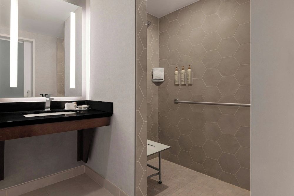 Renaissance Denver Hotel & Conference Center Room, 2 Queen Beds, Balcony (Balcony) 9