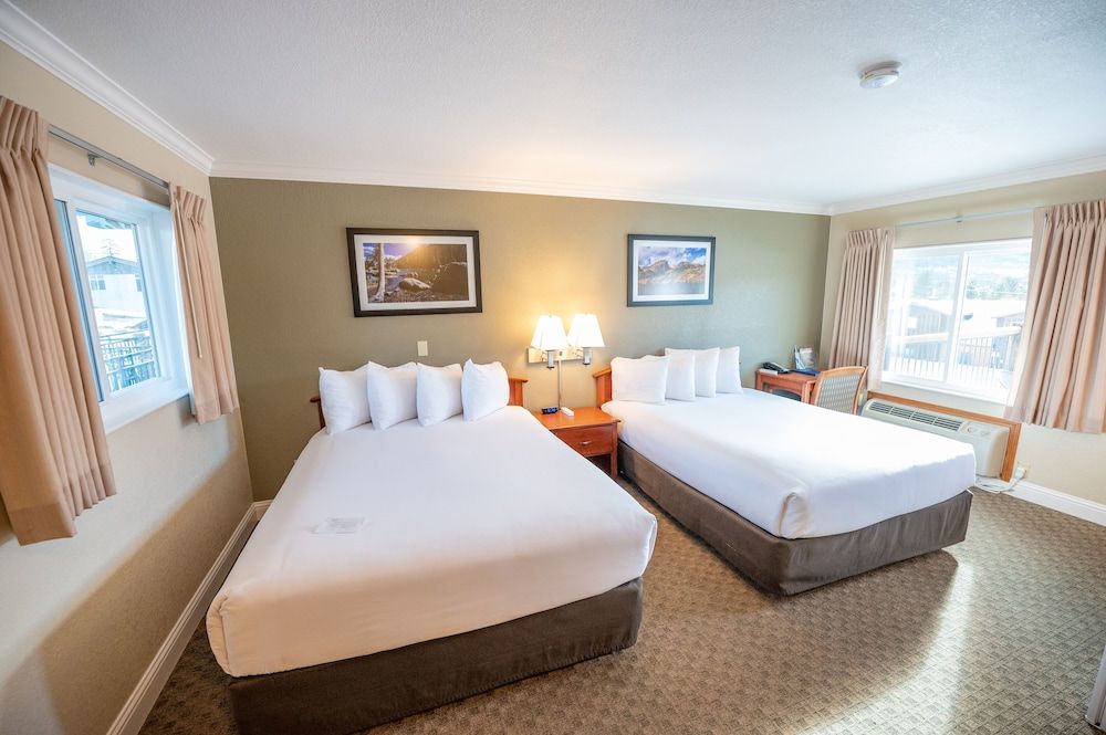 Room - 2 Queen, Mountain View, Balcony