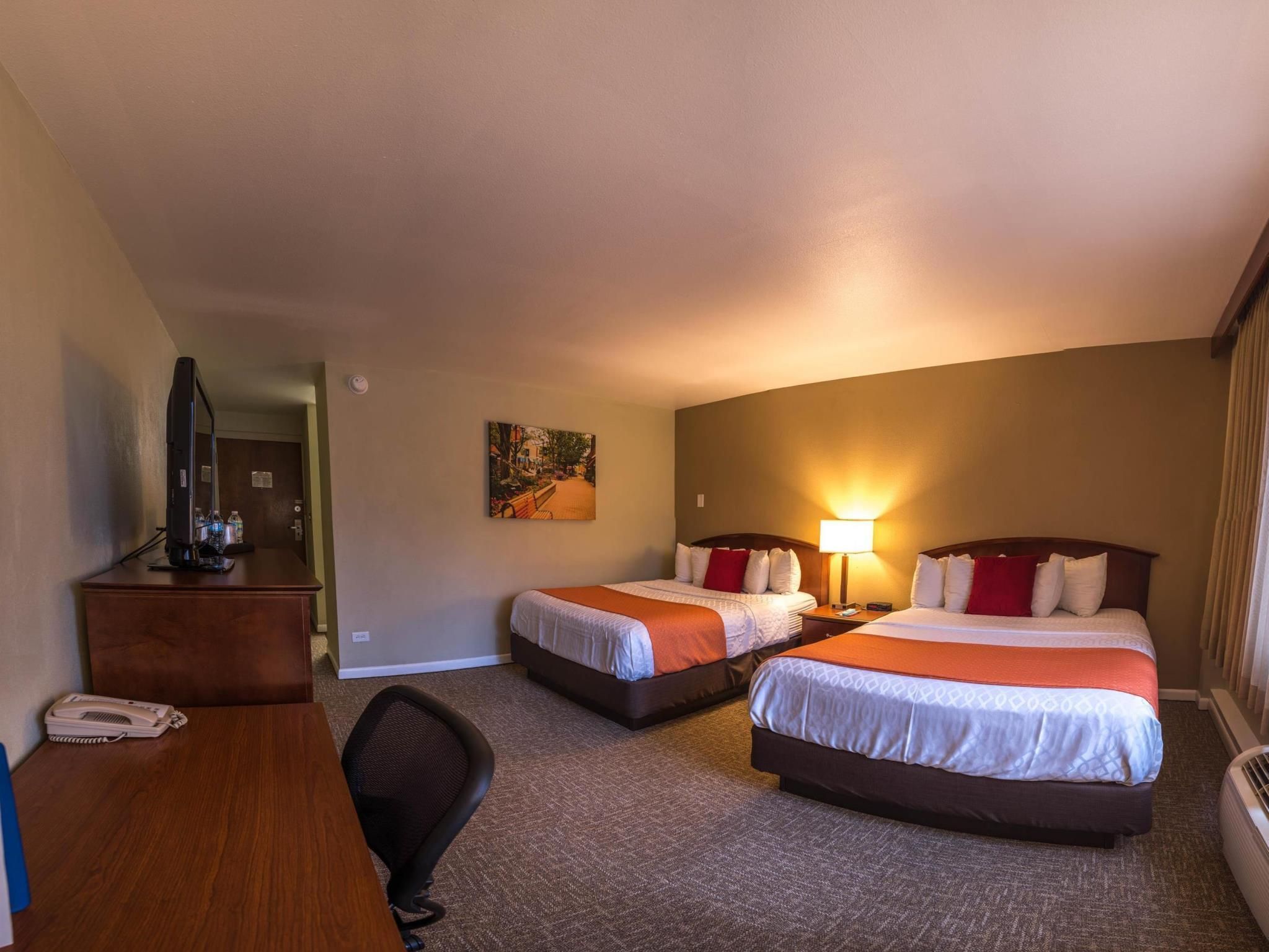 2 Queen Beds, Nonsmoking, Interior Access