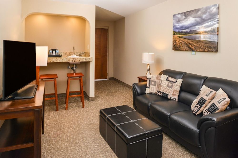 Suite, 1 King Bed, Non Smoking, Refrigerator & Microwave