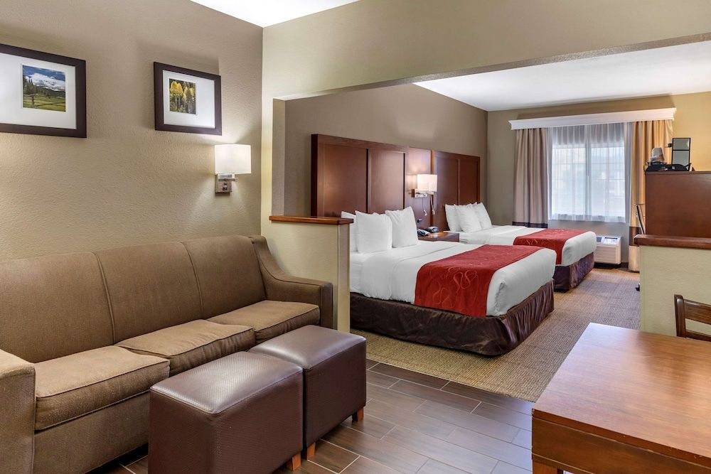Suite, 2 Queen Beds, Non Smoking