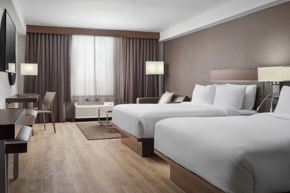 Deluxe Room, Multiple Beds, Non Smoking