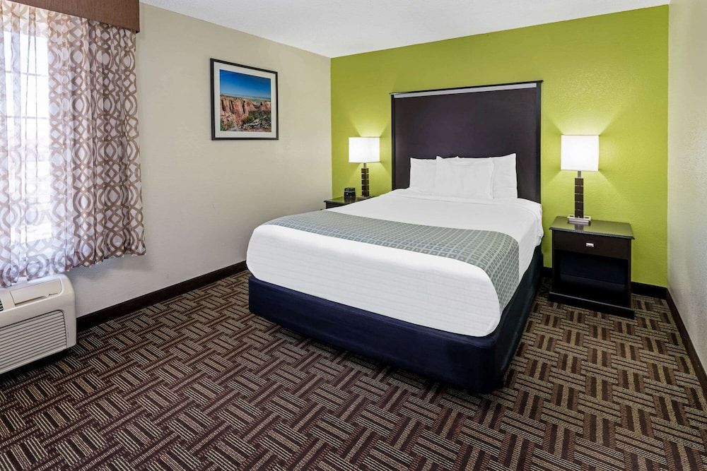 Deluxe Room, Multiple Beds, Non Smoking (Deluxe Family Room)