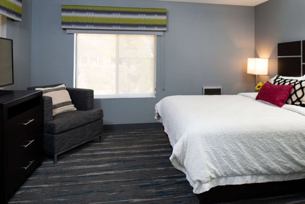 Suite, 2 Bedrooms (1 King Bed, 1 Queen Bed)