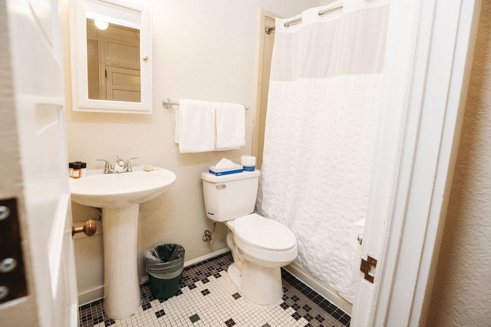 Hotel Colorado Balcony Suite 11