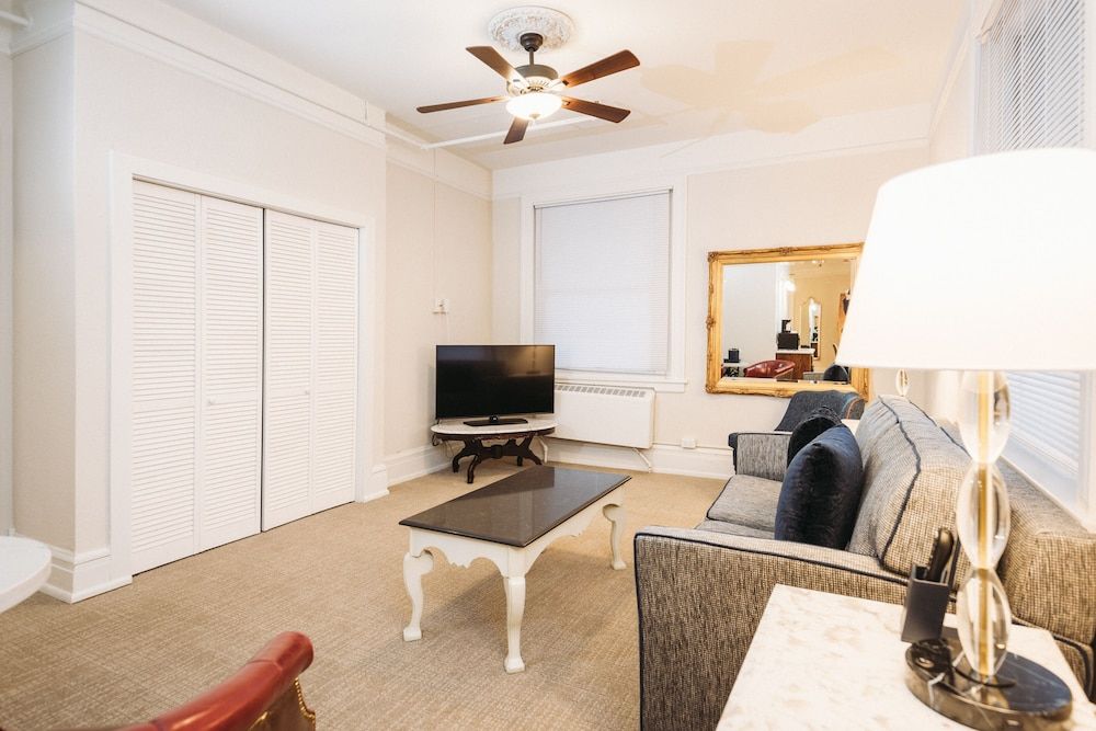 Hotel Colorado Balcony Suite 18