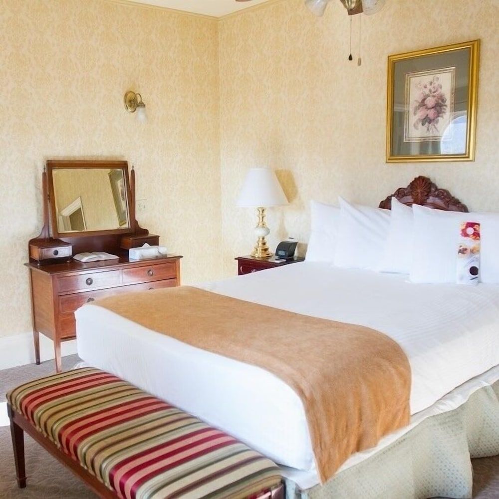 Hotel Colorado Bell Tower Suite