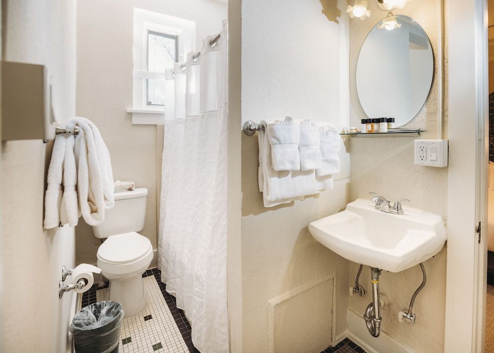 Hotel Colorado Classic Family Room 7