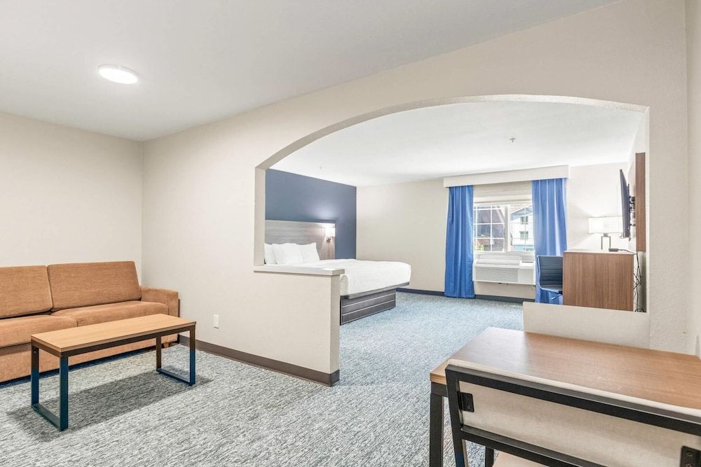 Efficiency, Suite, 1 King Bed, Non Smoking