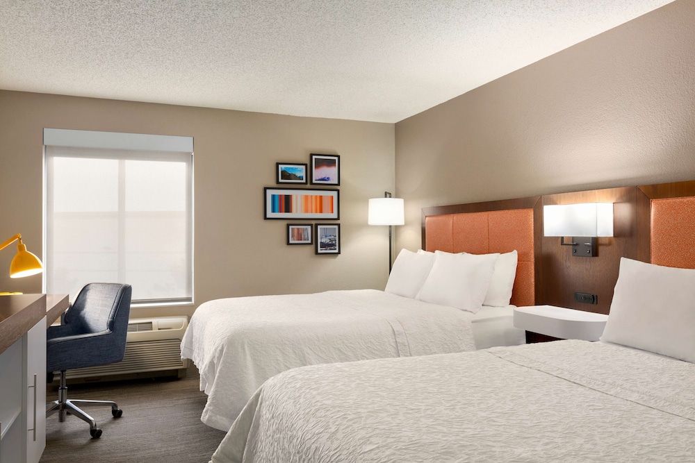 Standard room with two queen beds