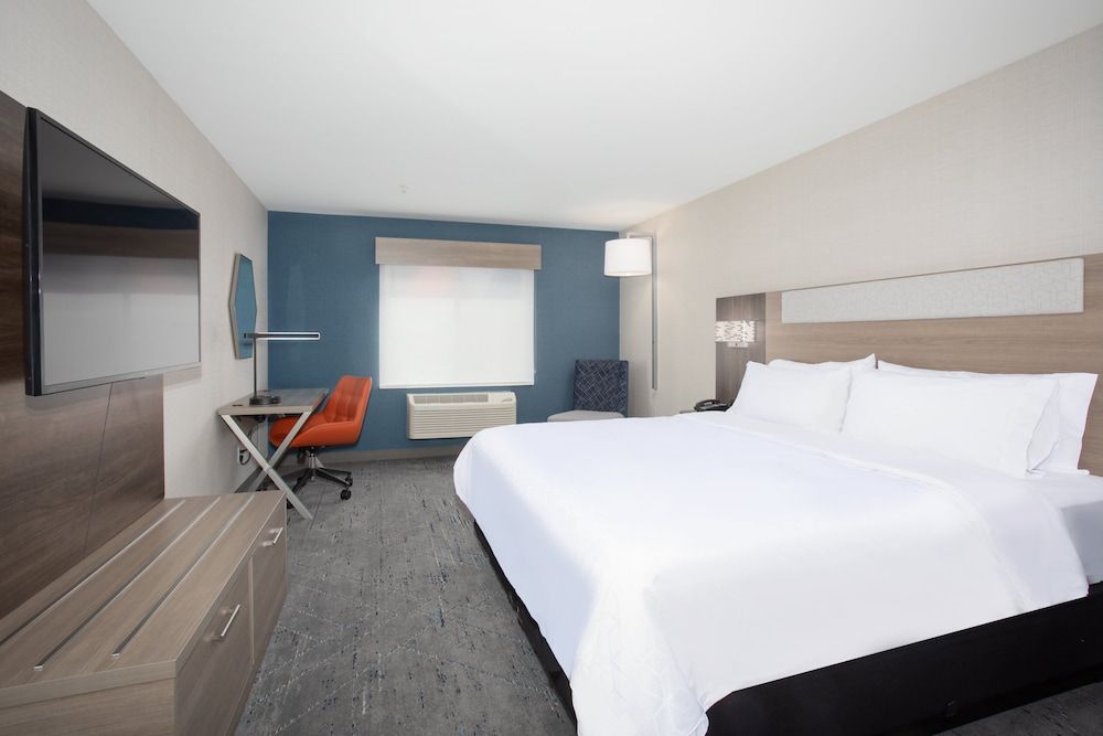 Standard Room, 1 King Bed (LEISURE)