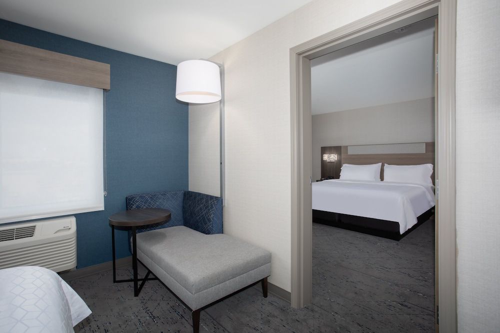 Suite, Multiple Beds, Accessible (Mobility, Accessible Tub)