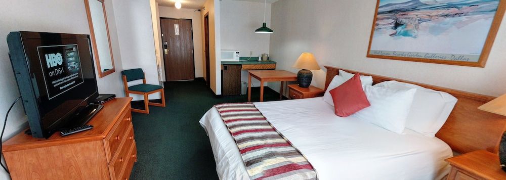 3 Peaks Lodge Standard Room, 1 Queen Bed 2