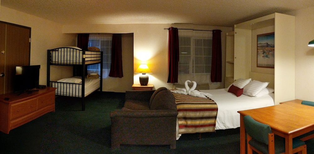 3 Peaks Lodge Family Suite Economy