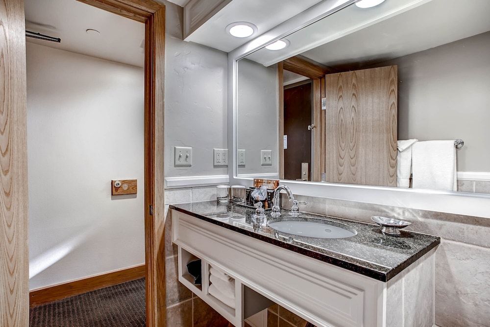 Keystone Lodge & Spa by Keystone Resort Room, 1 King Bed 7