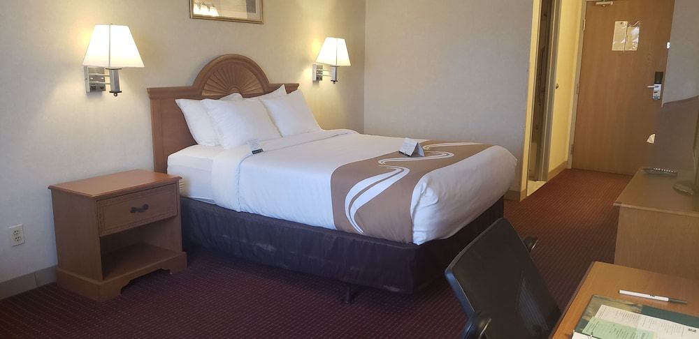 Standard Room, 1 Queen Bed, Non Smoking