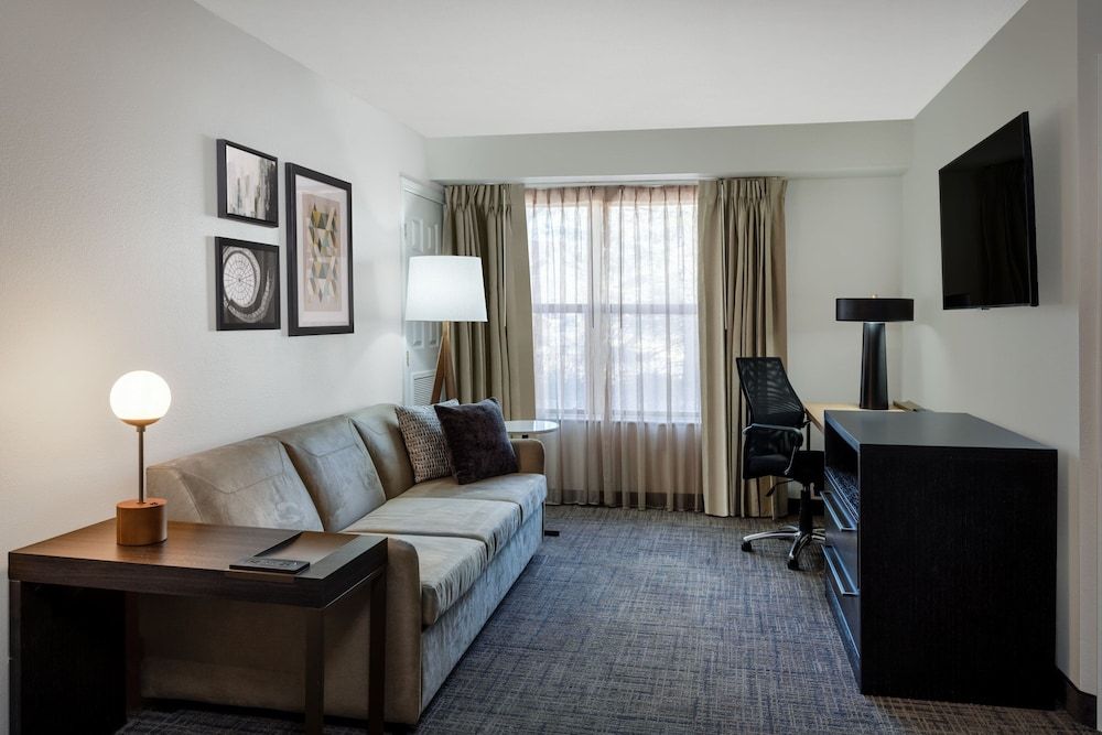 Suite, 2 Bedrooms (Mobility Accessible, Roll-In Shower)
