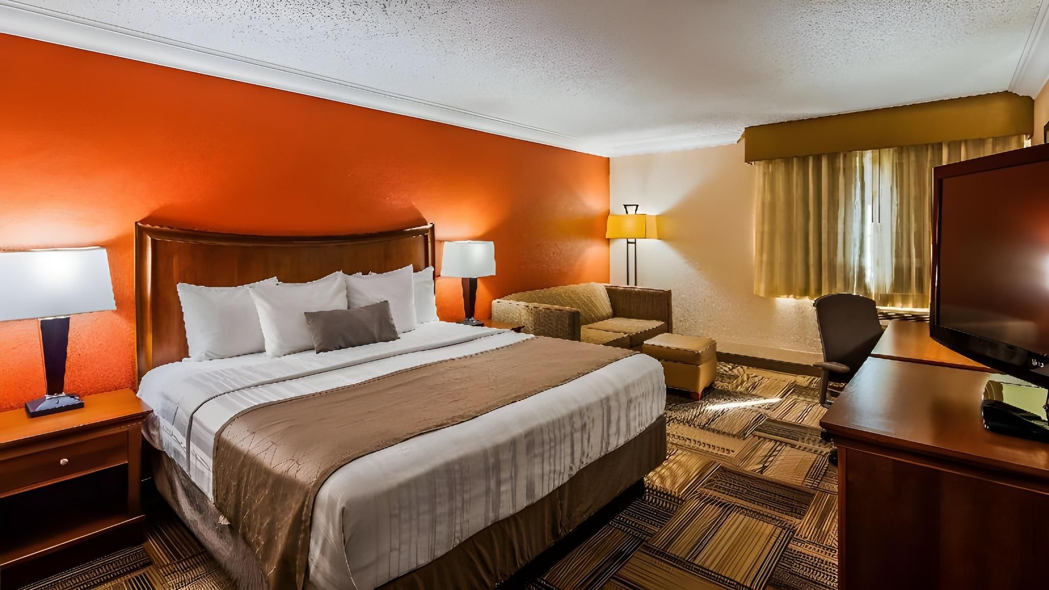 1 King Bed, Nonsmoking