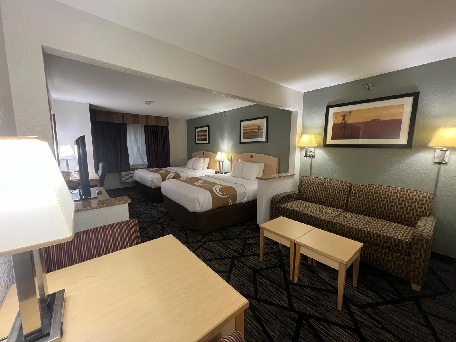 2 Queen Beds, Suite, Nonsmoking