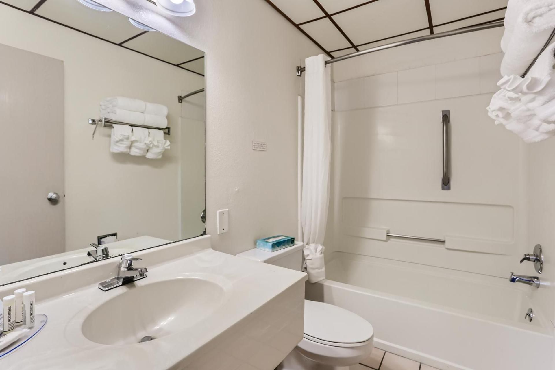 2 Queen Beds, Suite, Non-Smoking