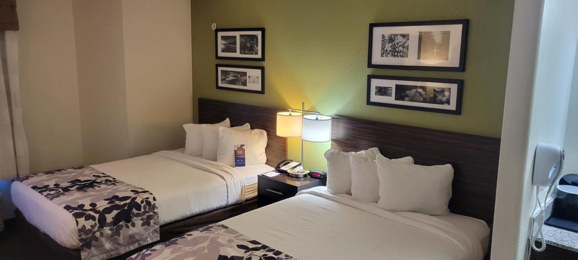2 Double Beds Non-Smoking