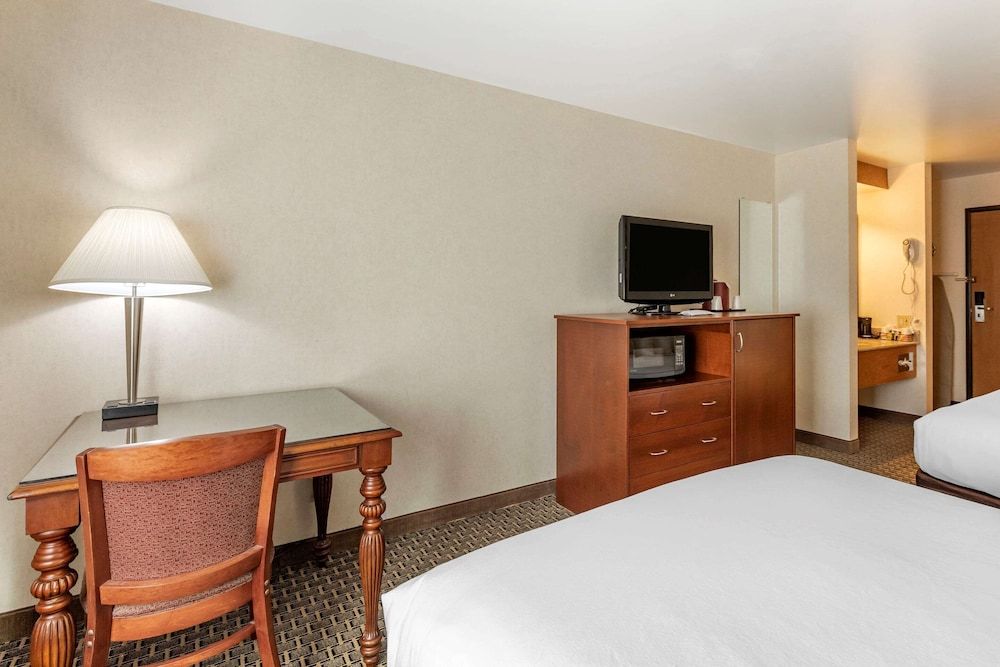 Room, 2 Queen Beds, Non Smoking