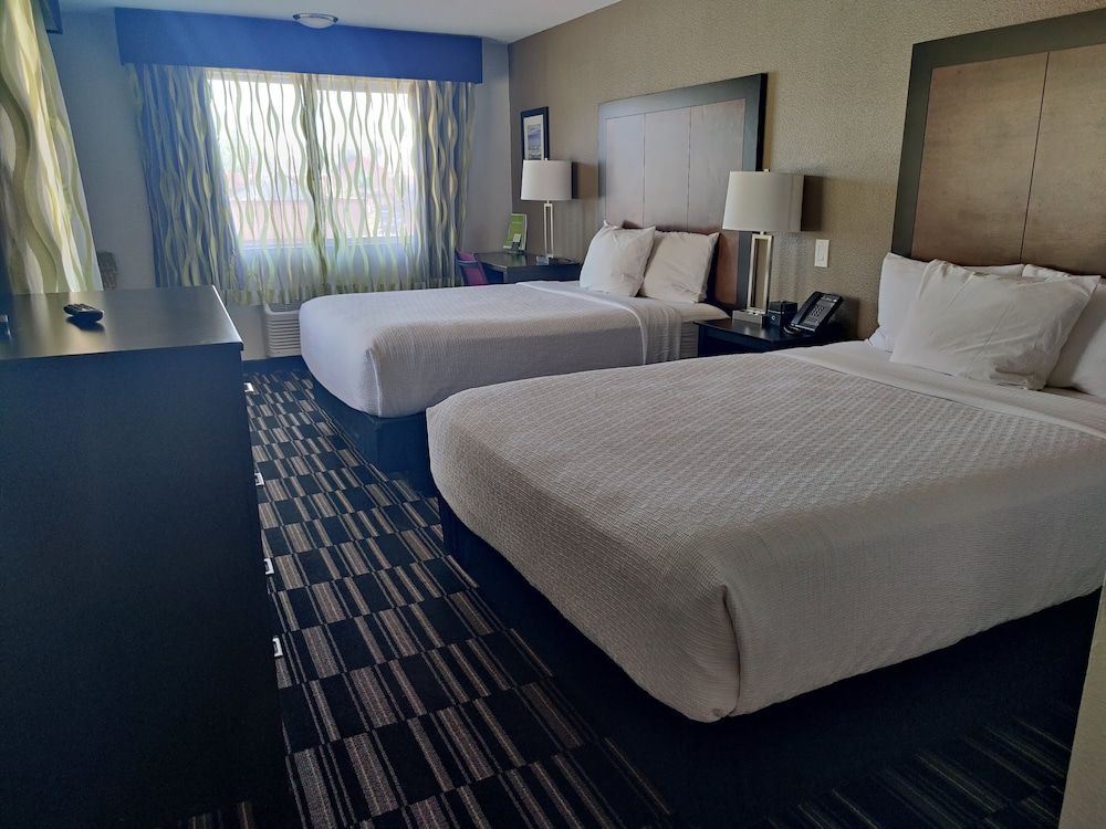 Room, 2 Queen Beds, Non Smoking