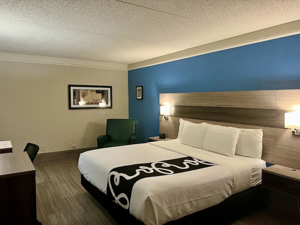 Deluxe Room, 1 King Bed, Non Smoking